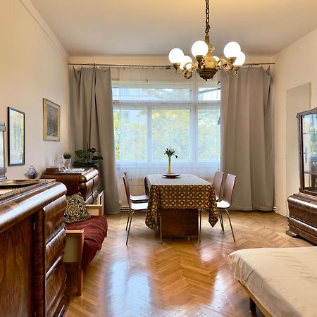 Apartment Sedlcanska - You Will Save Money Here - Equipped With Antique Furniture Prague Exterior photo