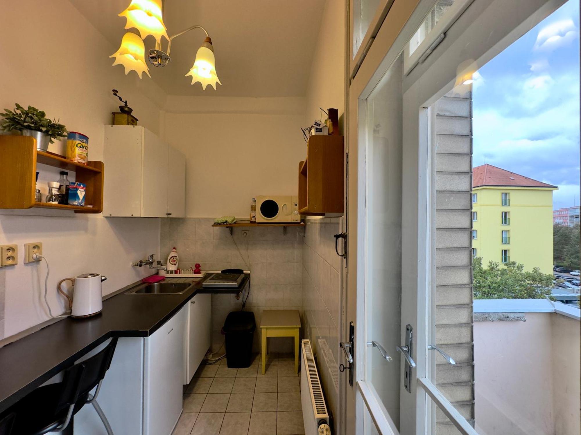Apartment Sedlcanska - You Will Save Money Here - Equipped With Antique Furniture Prague Exterior photo